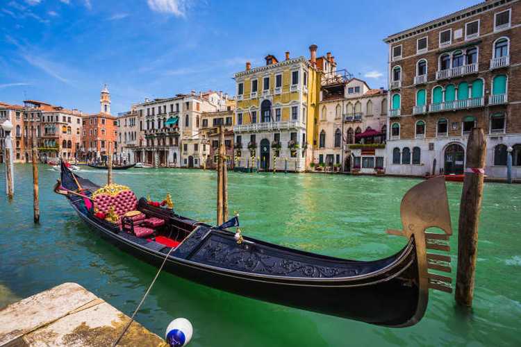 威尼斯小艇美丽风景（威尼斯小艇上的风景）