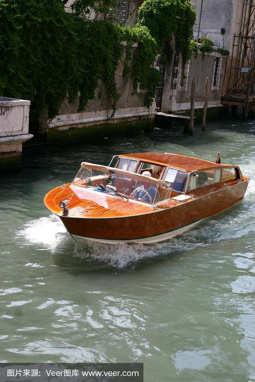 威尼斯有没有快艇卖（威尼斯的小艇有船舱吗）